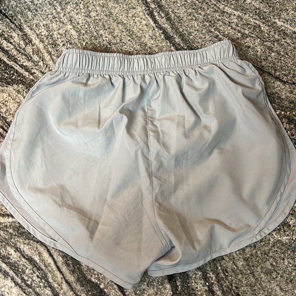 Nike Dri-Fit Shorts Size Small - Picture 5 of 7